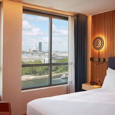 Hotel So/ *