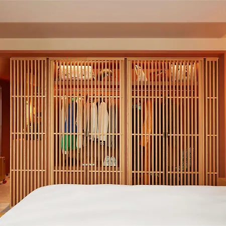 Hotel So/